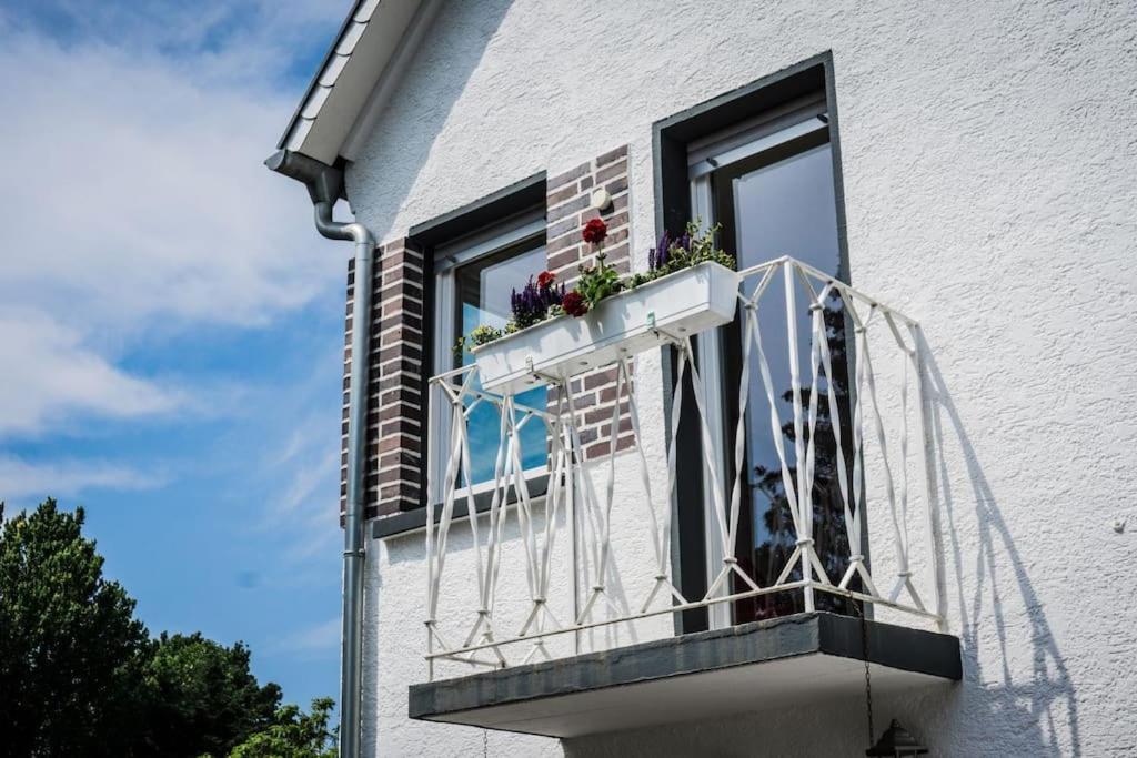 Schoenes Haus Mit Grossem Garten Seligenstadt Esterno foto