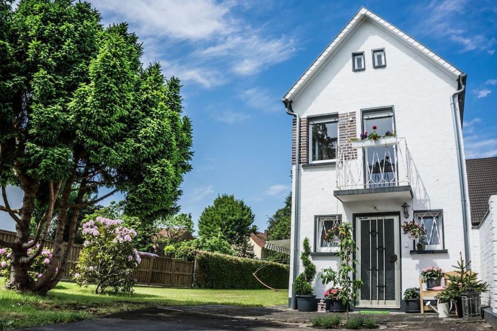 Schoenes Haus Mit Grossem Garten Seligenstadt Esterno foto