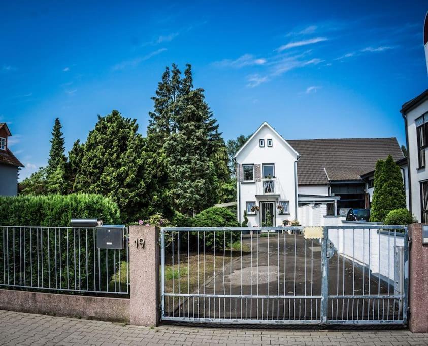 Schoenes Haus Mit Grossem Garten Seligenstadt Esterno foto